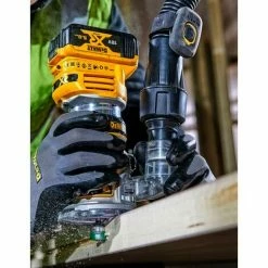 Meilleur prix ⭐ Affleureuse DeWALT DCW600N (Machine Seule) 🛒 11 Meilleur prix ⭐ Affleureuse DeWALT DCW600N (Machine Seule) 🛒 -The Défonceuse, lamelleuse et affleureuse look. 33474168 5